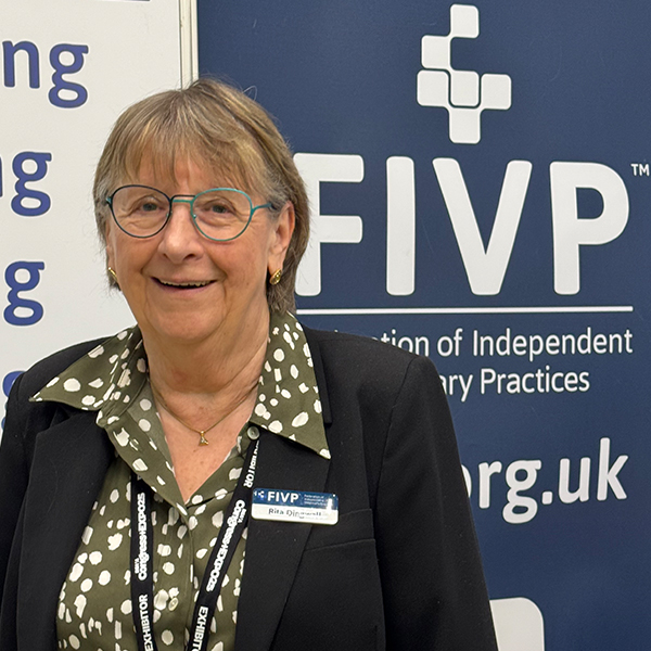 Rita Dingwall awarded RCVS Honorary Associateship